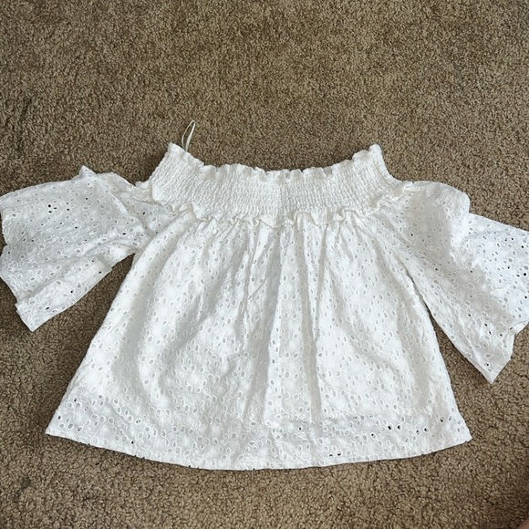 Off the shoulder white top - Picture 1 of 6